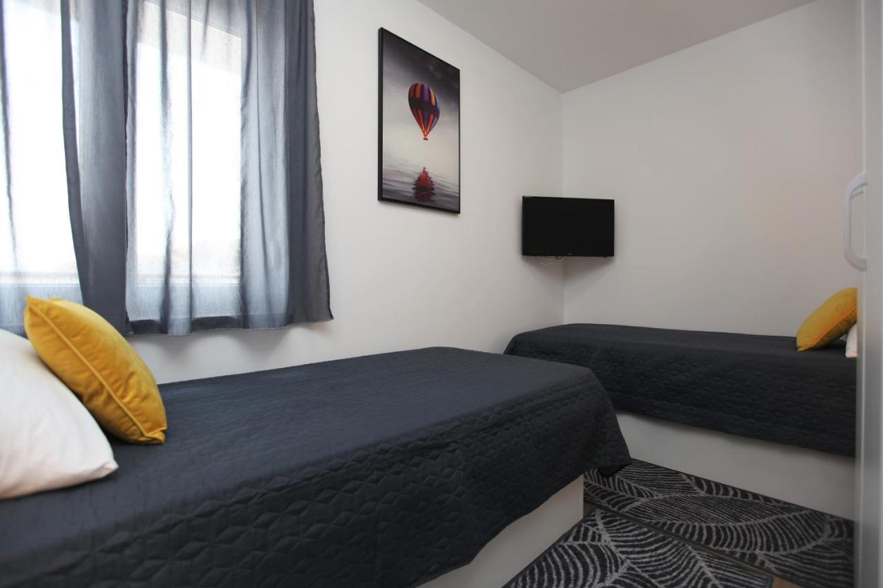 Apartmani Ive Trogir Exteriör bild